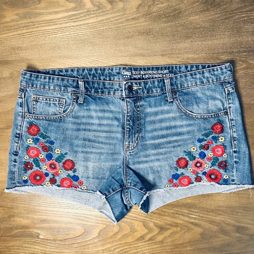 GAP Sexy Boyfriend Short‎ Denim Shorts Embroidered Floral Raw Hem Women 16